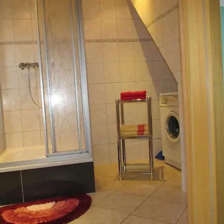 & Senftner بيت للعطل